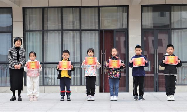 小学：幼小转衔促成长双向奔赴育美好AG旗舰厅网站郑州管城区外国语牧歌(图1)