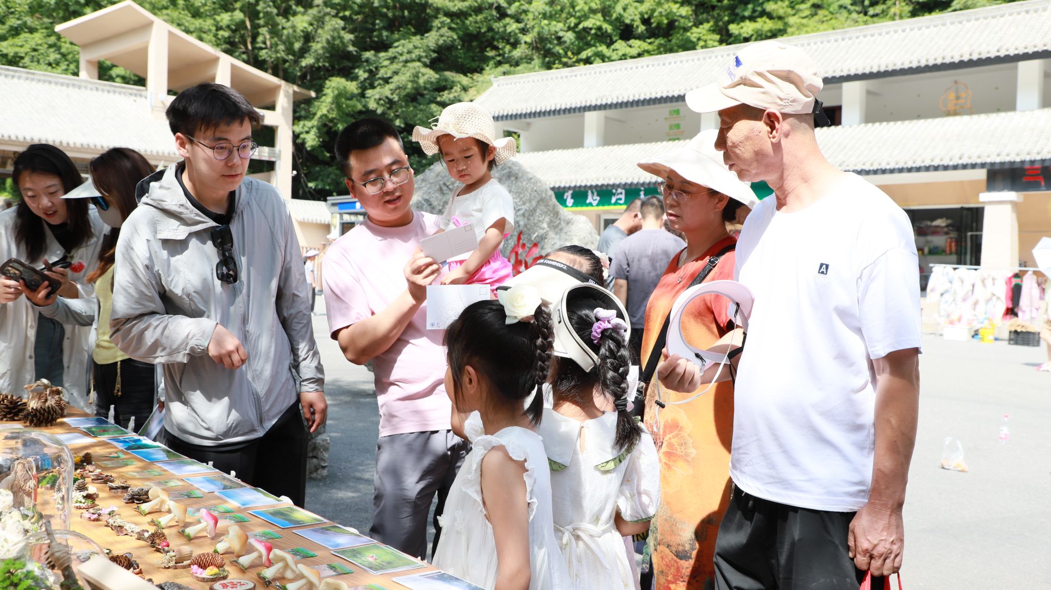 天津大学师生手工创意助力地方产业发展AG旗舰厅网“小手工”玩出“大名堂”