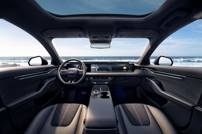 25广州车展 智趣烈马、新蒙迪欧双星闪耀AG旗舰厅最新版福特全明星阵容登陆20(图13)