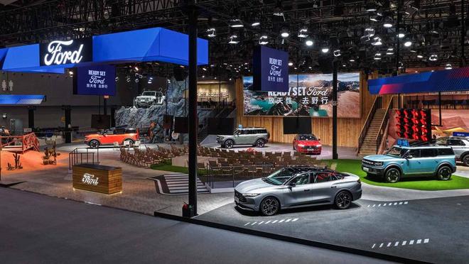 25广州车展 智趣烈马、新蒙迪欧双星闪耀AG旗舰厅最新版福特全明星阵容登陆20(图12)