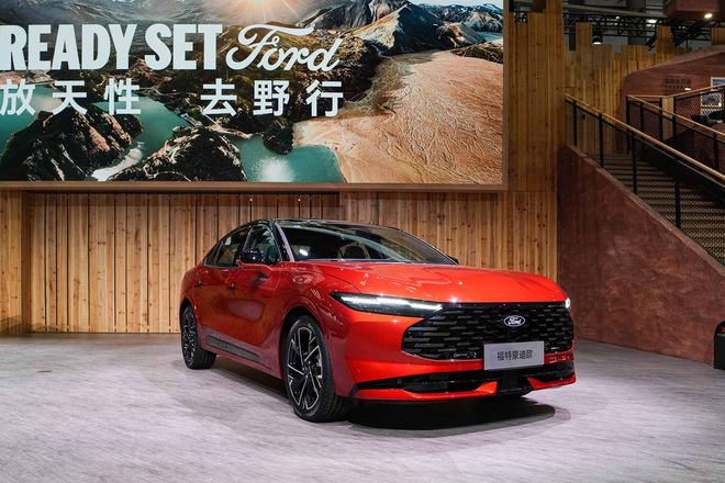 25广州车展 智趣烈马、新蒙迪欧双星闪耀AG旗舰厅最新版福特全明星阵容登陆20(图16)