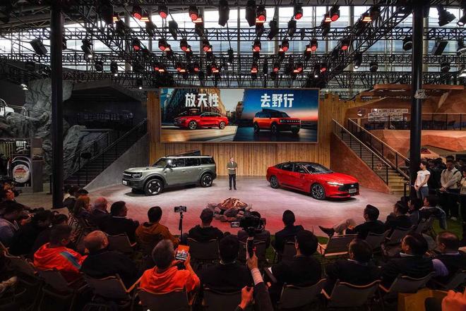 25广州车展 智趣烈马、新蒙迪欧双星闪耀AG旗舰厅最新版福特全明星阵容登陆20(图18)